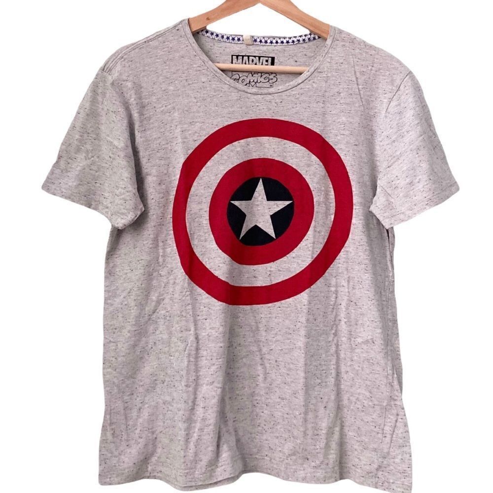 Marvel Comics Captain America Grey Tee in Junior Size Medium